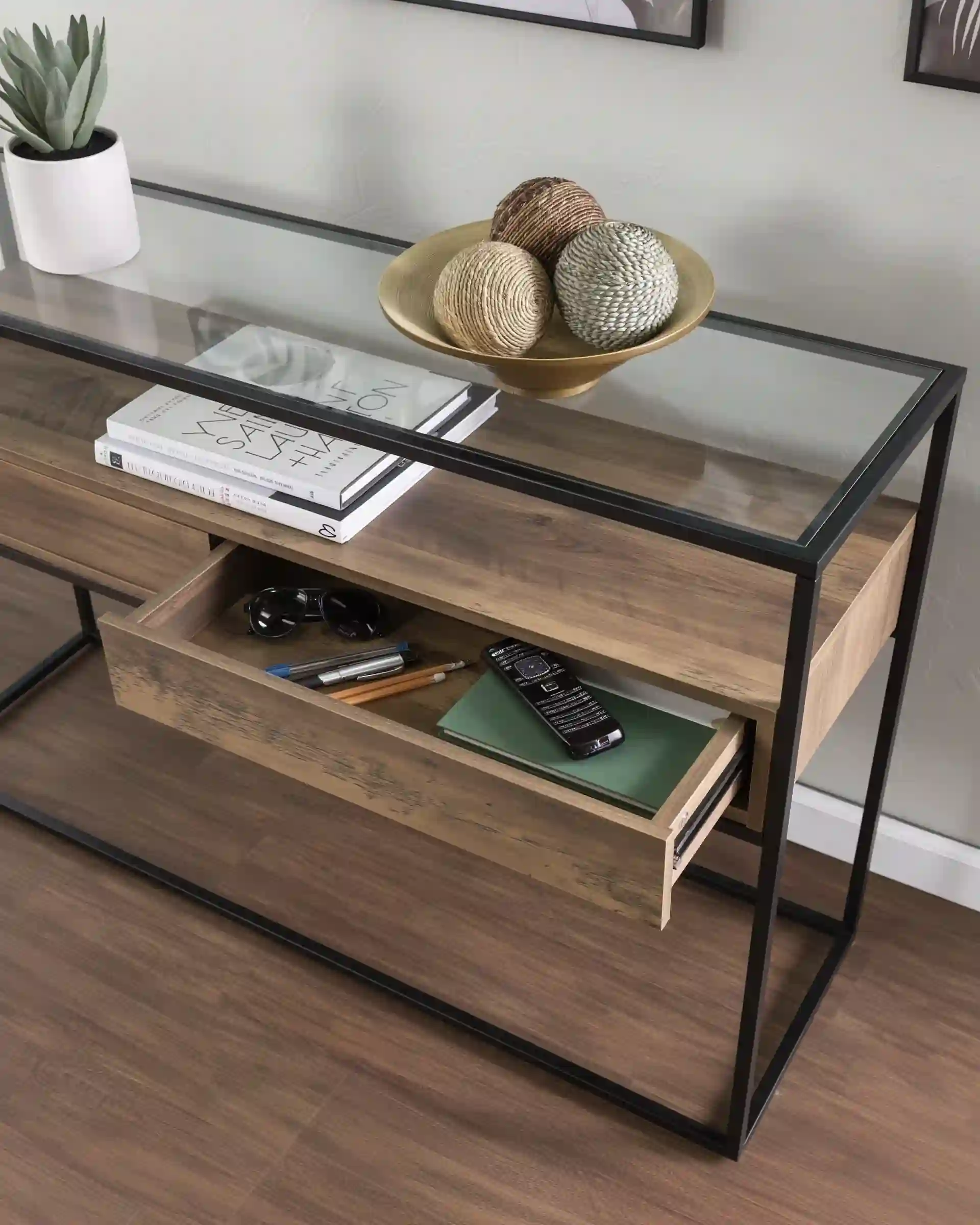 Консоль в стиле лофт